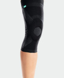 Knee with JuzoFlex Genu-Wide in colour Black