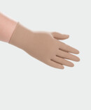 Immagine prodotto Juzo guanto compressivo con dita chiuse Donna indossa guanto compressivo Juzo con dita chiuse